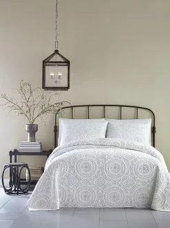 Peking Handicraft Medallion Sham